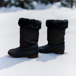 NEW, Tender Tootsies, Black Winter Boots Faux Fur Trim, Made in Canada Size 9M